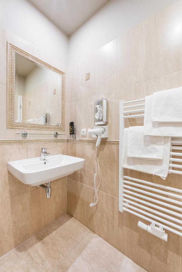 Hotel Plumlov Mostkovice Exteriör bild