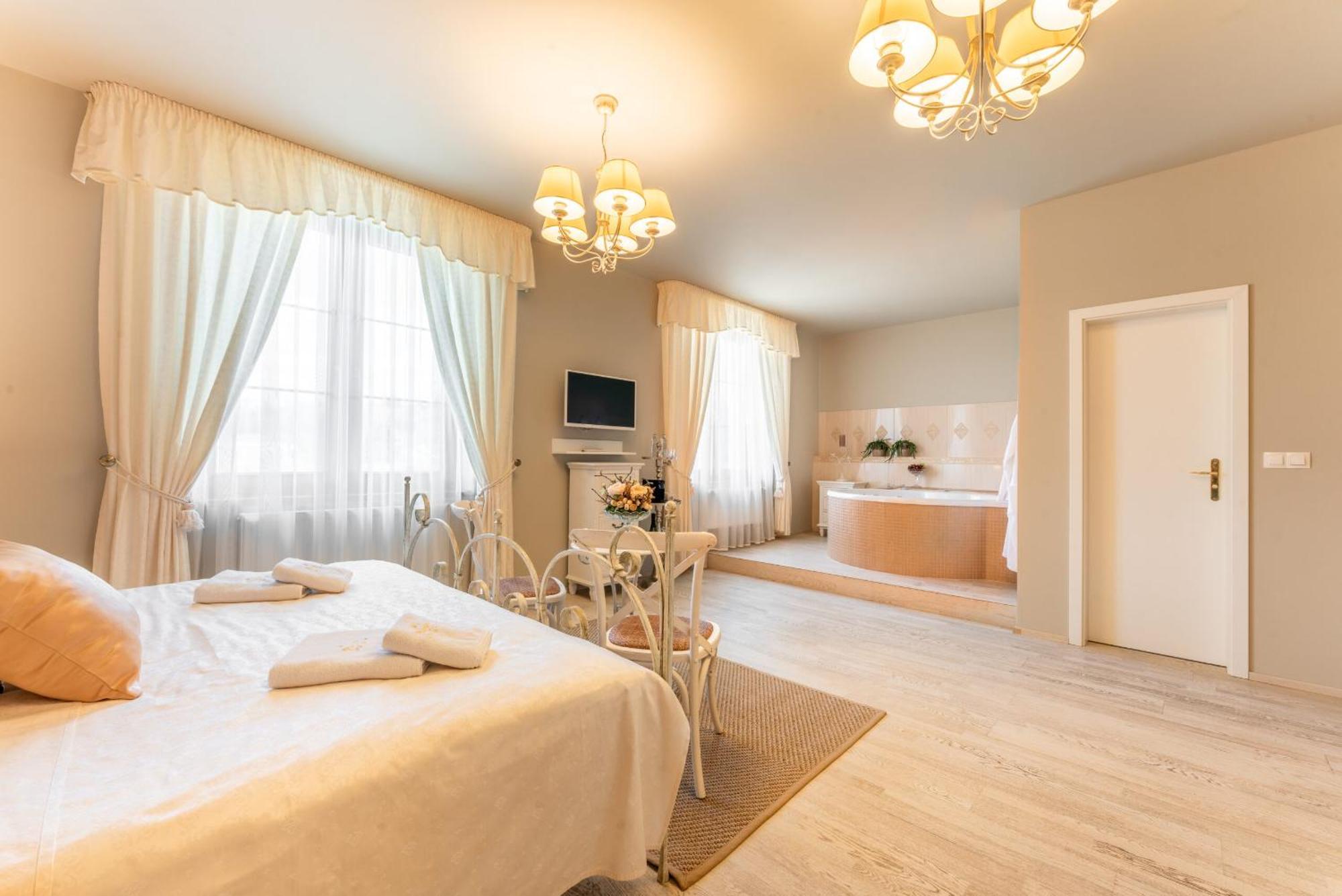 Hotel Plumlov Mostkovice Exteriör bild