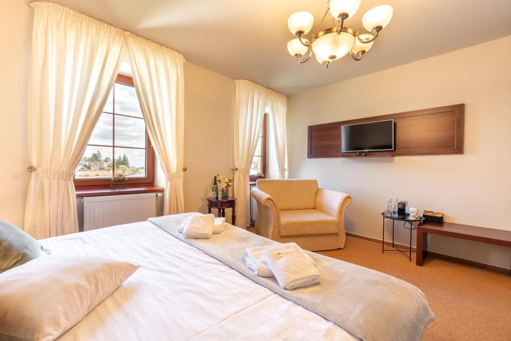 Hotel Plumlov Mostkovice Exteriör bild